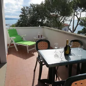  Apartment Bellavista Beachfront Italien